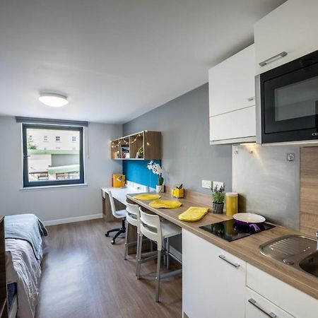 Отель Joivy Affordable Edinburgh - Adults Only Экстерьер фото